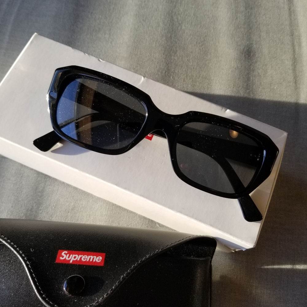 Supreme brand sun glasses